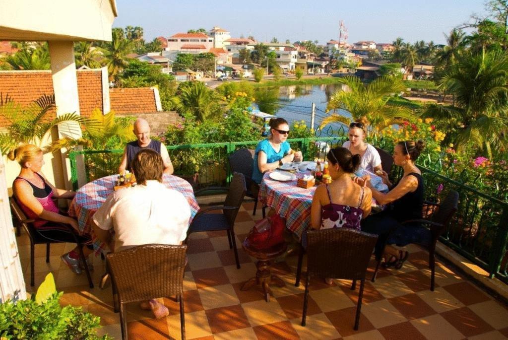 Siem Reap Riverside Hotel Exterior photo