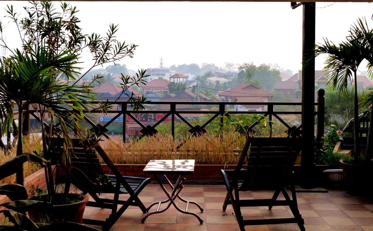 Siem Reap Riverside Hotel Exterior photo