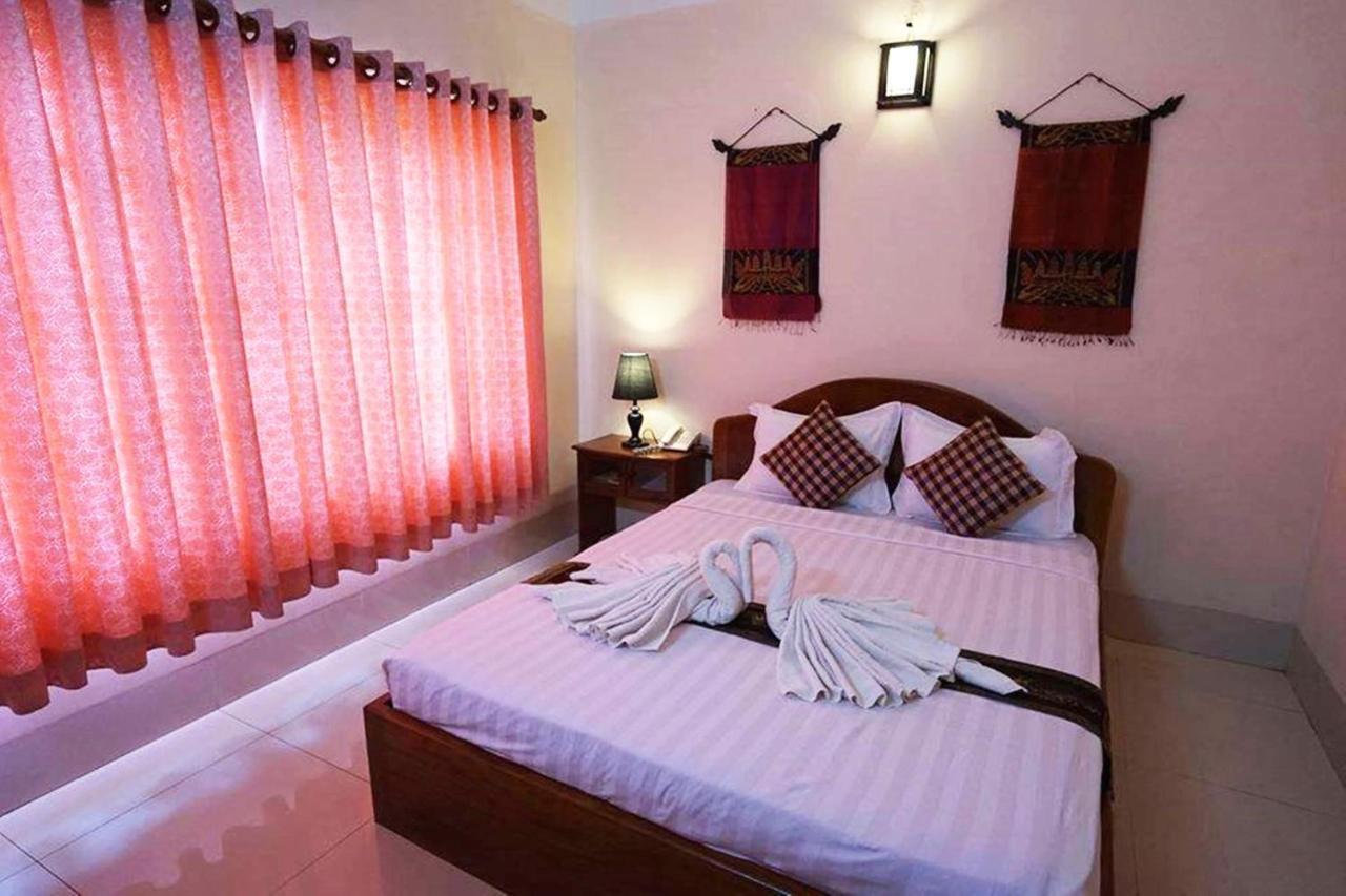 Siem Reap Riverside Hotel Exterior photo