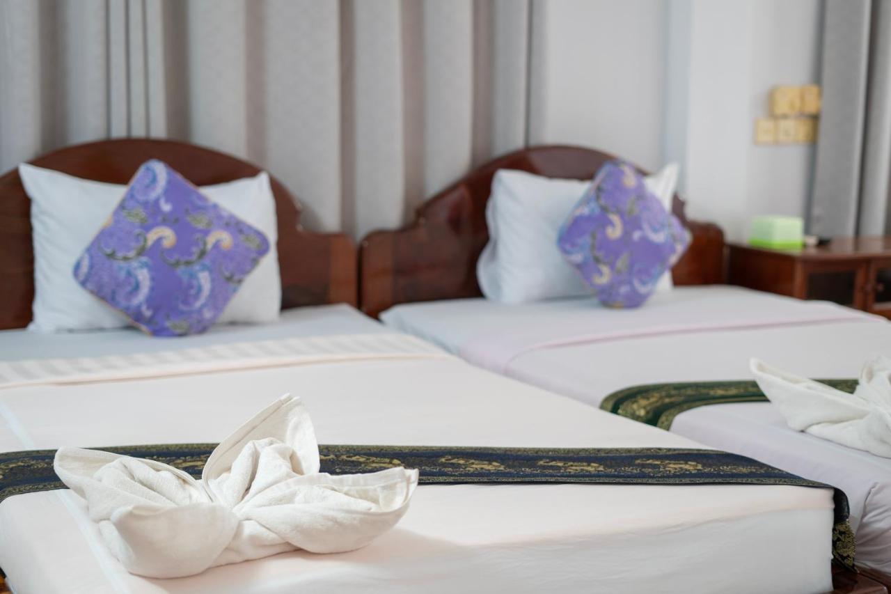 Siem Reap Riverside Hotel Exterior photo