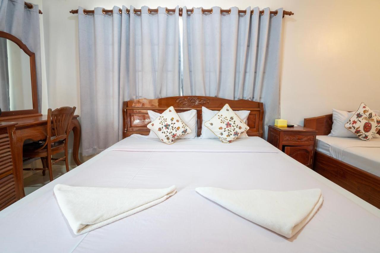 Siem Reap Riverside Hotel Exterior photo