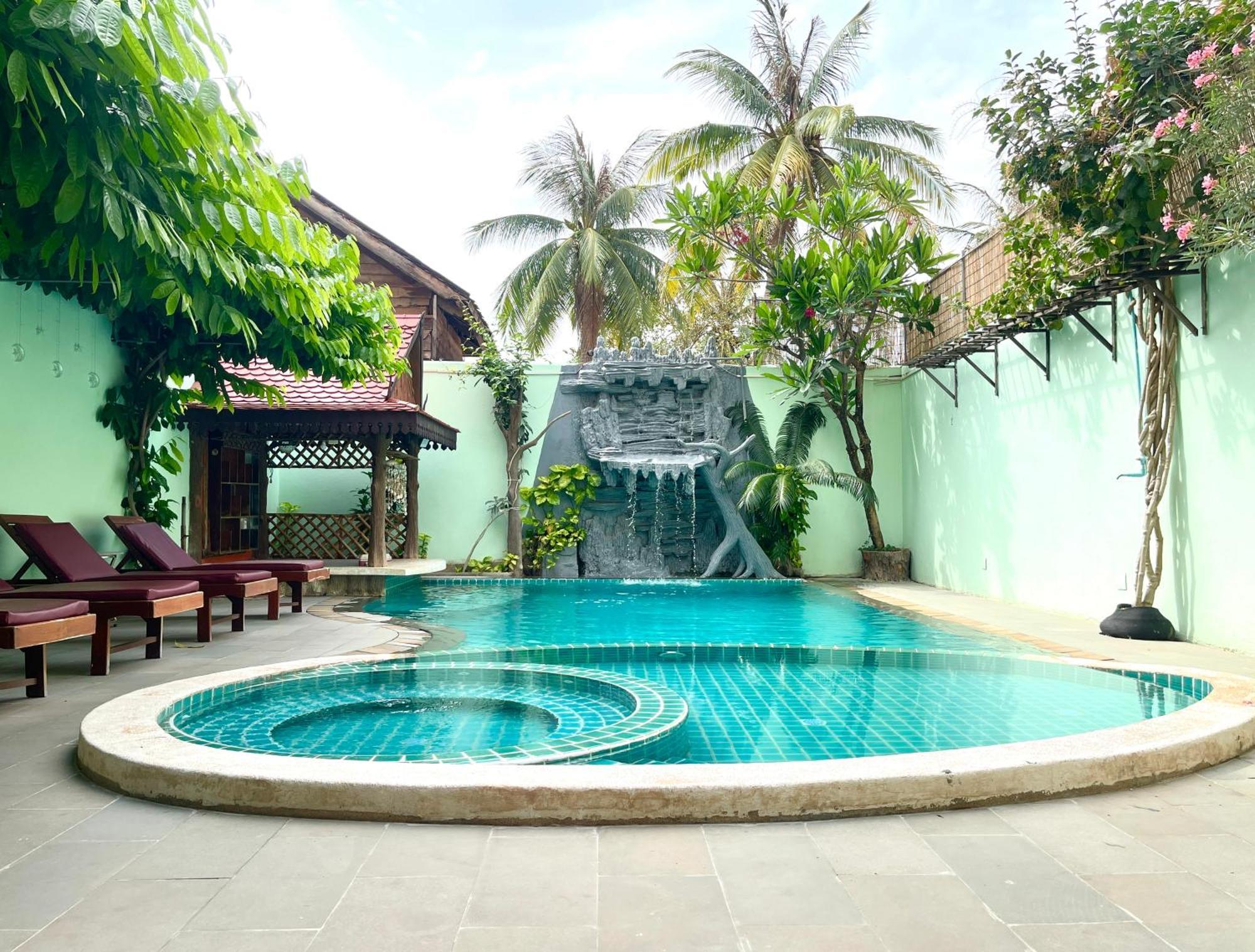 Siem Reap Riverside Hotel Exterior photo