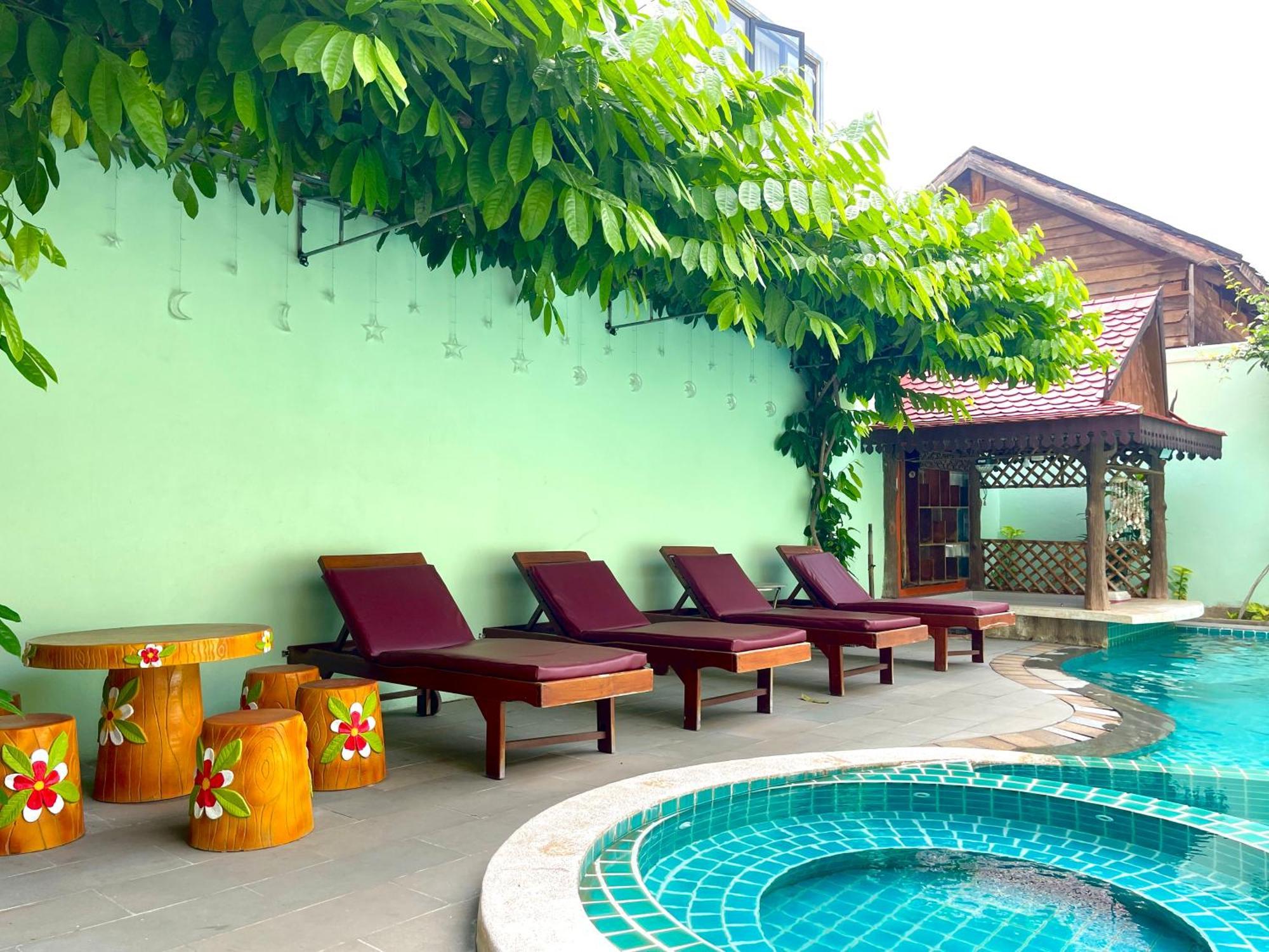 Siem Reap Riverside Hotel Exterior photo