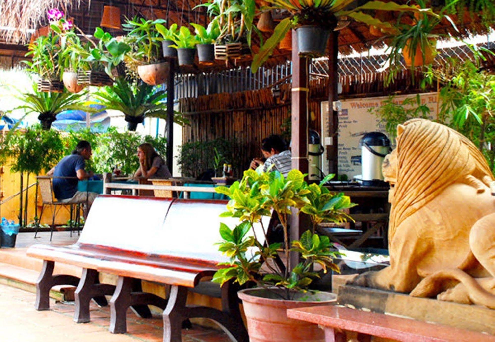 Siem Reap Riverside Hotel Exterior photo