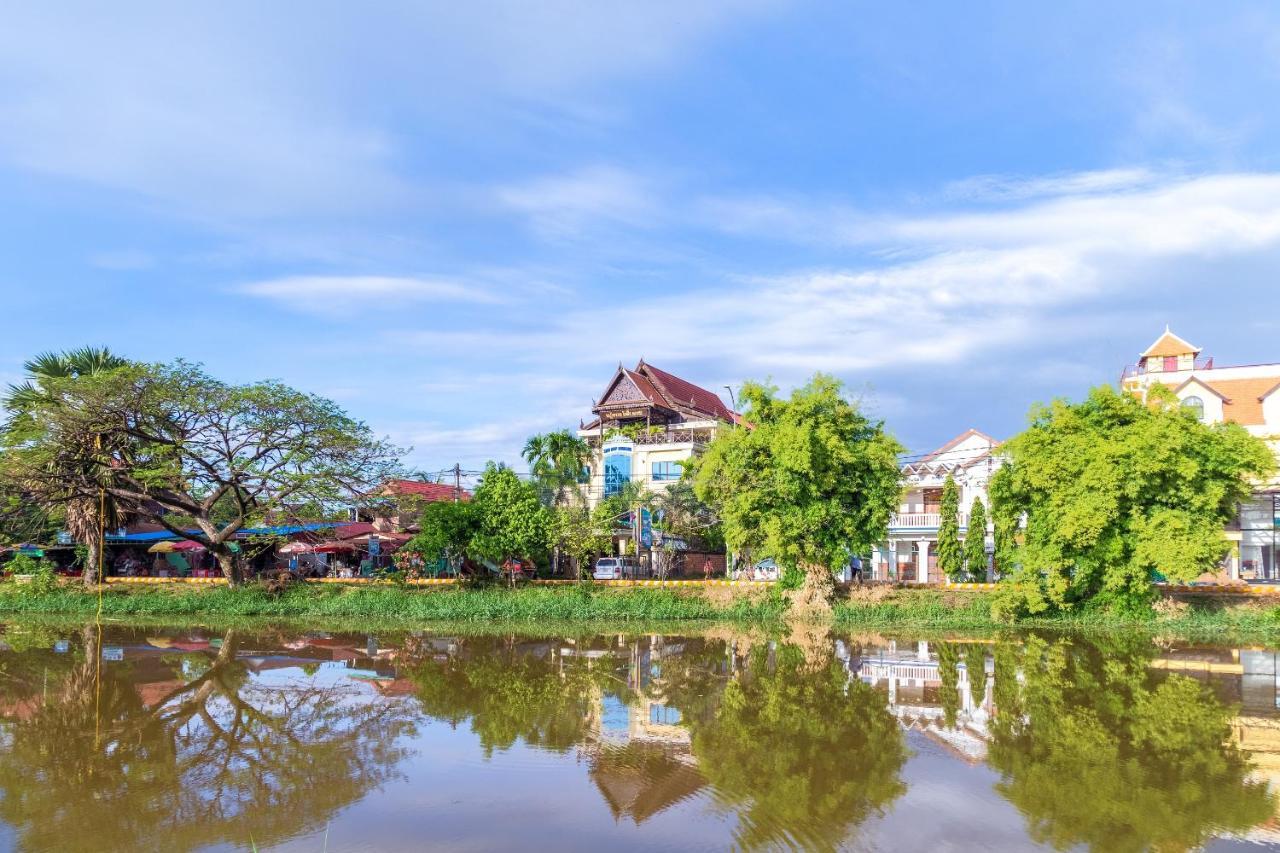Siem Reap Riverside Hotel Exterior photo